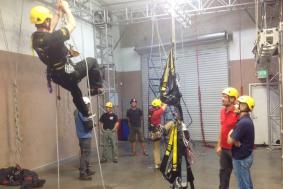 Rope access trainer demonstrating to students